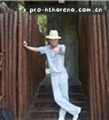 李萌